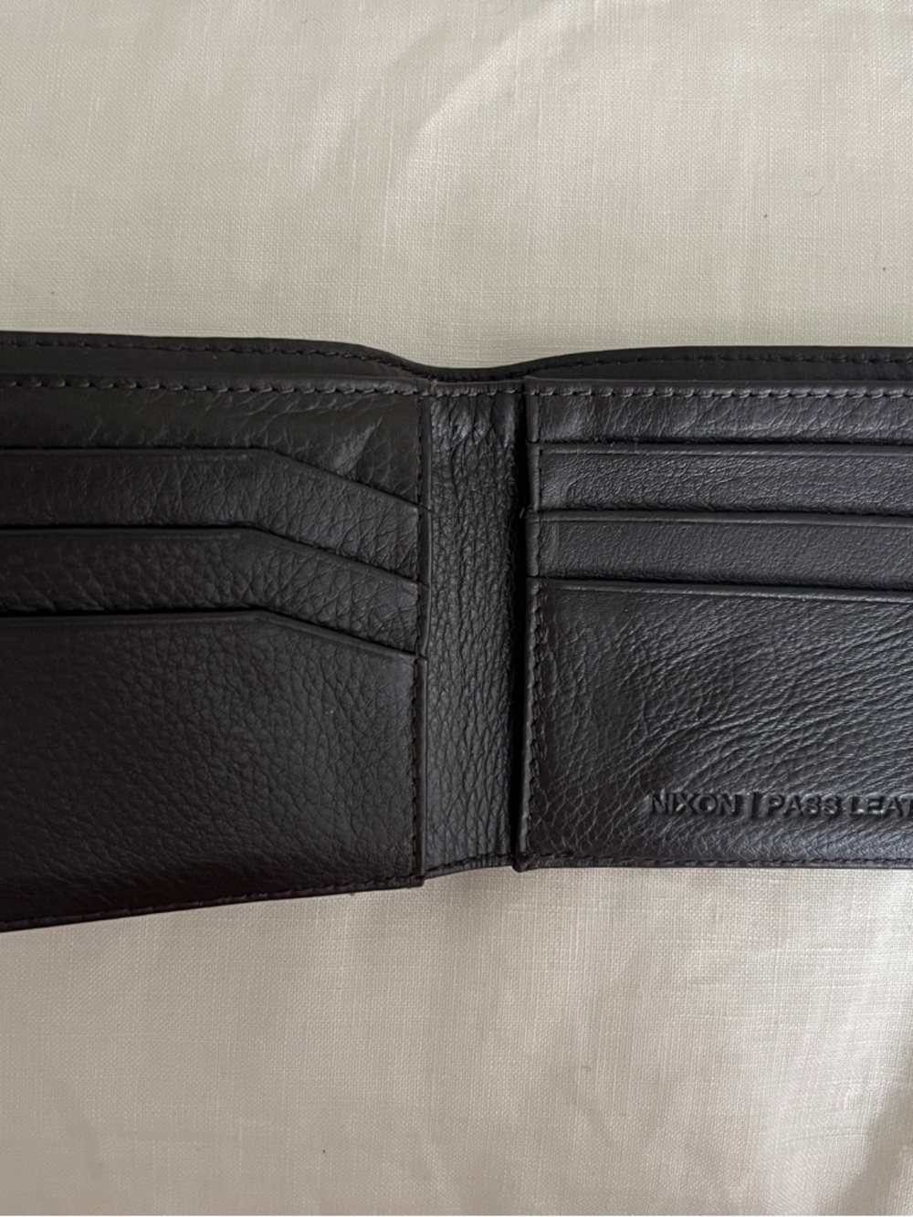 NWOT Men's Nixon Brown Leather Wallet with Gold Accent - Picture 3 of 13